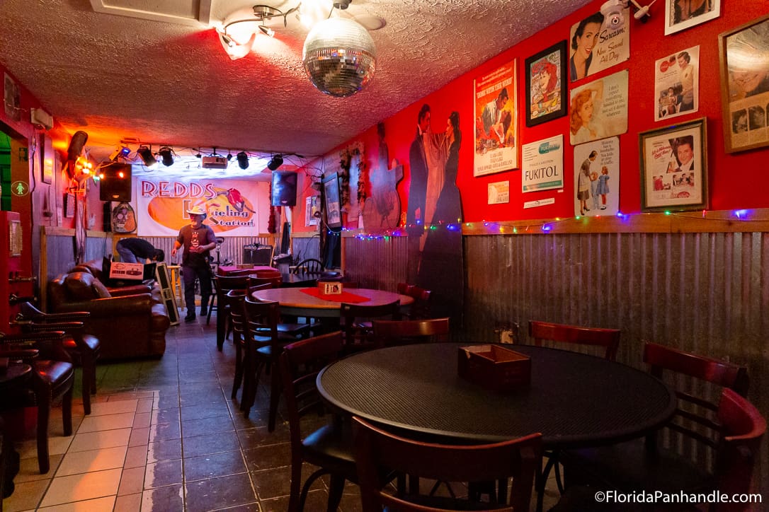 Redd's Pub N' Song 30A